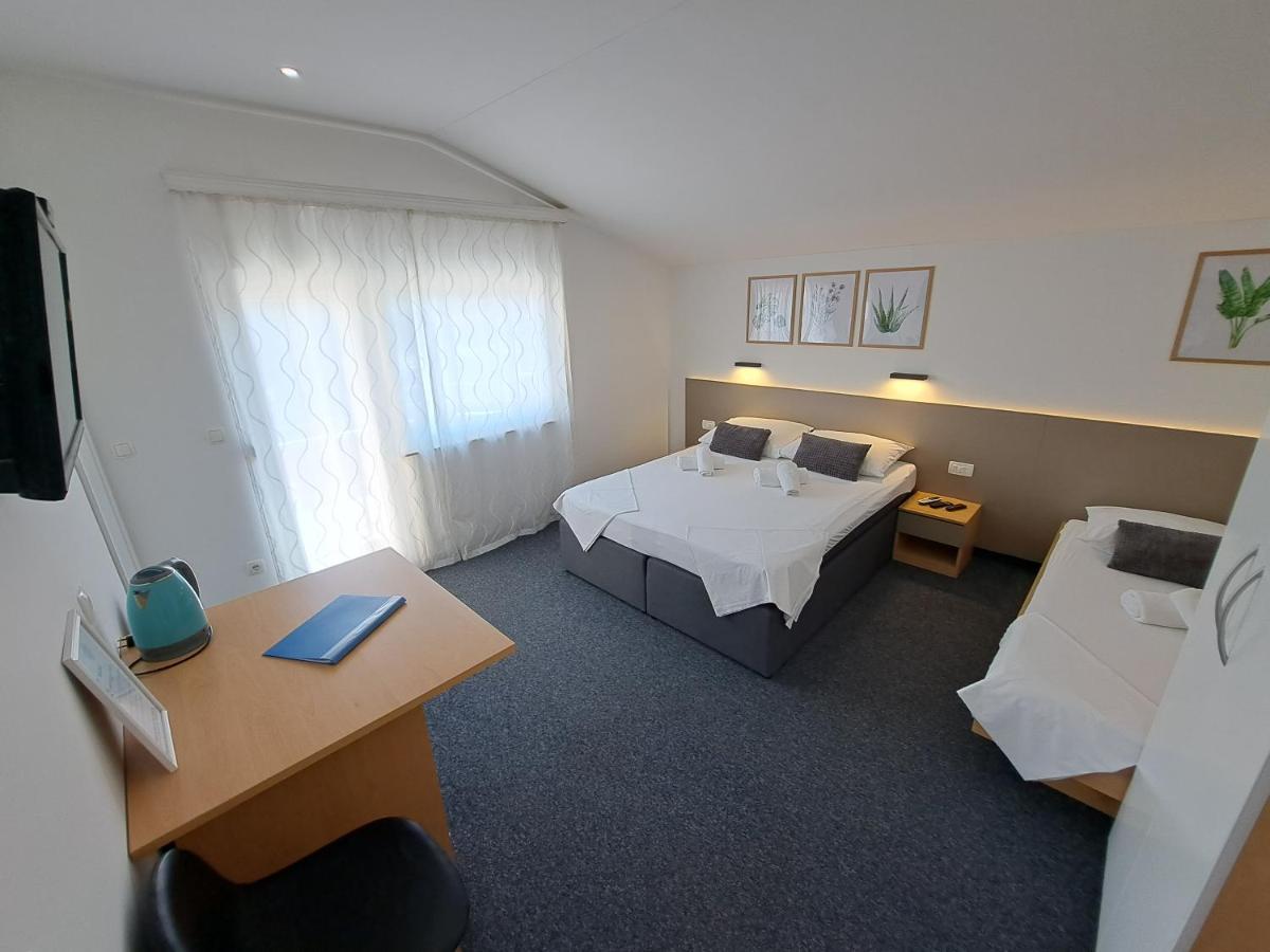 Rooms Zvonimir Stobreč Dış mekan fotoğraf