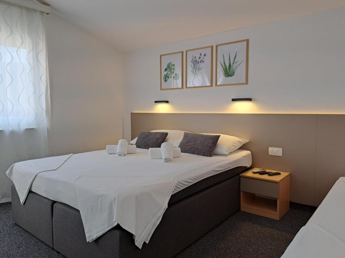 Rooms Zvonimir Stobreč Dış mekan fotoğraf